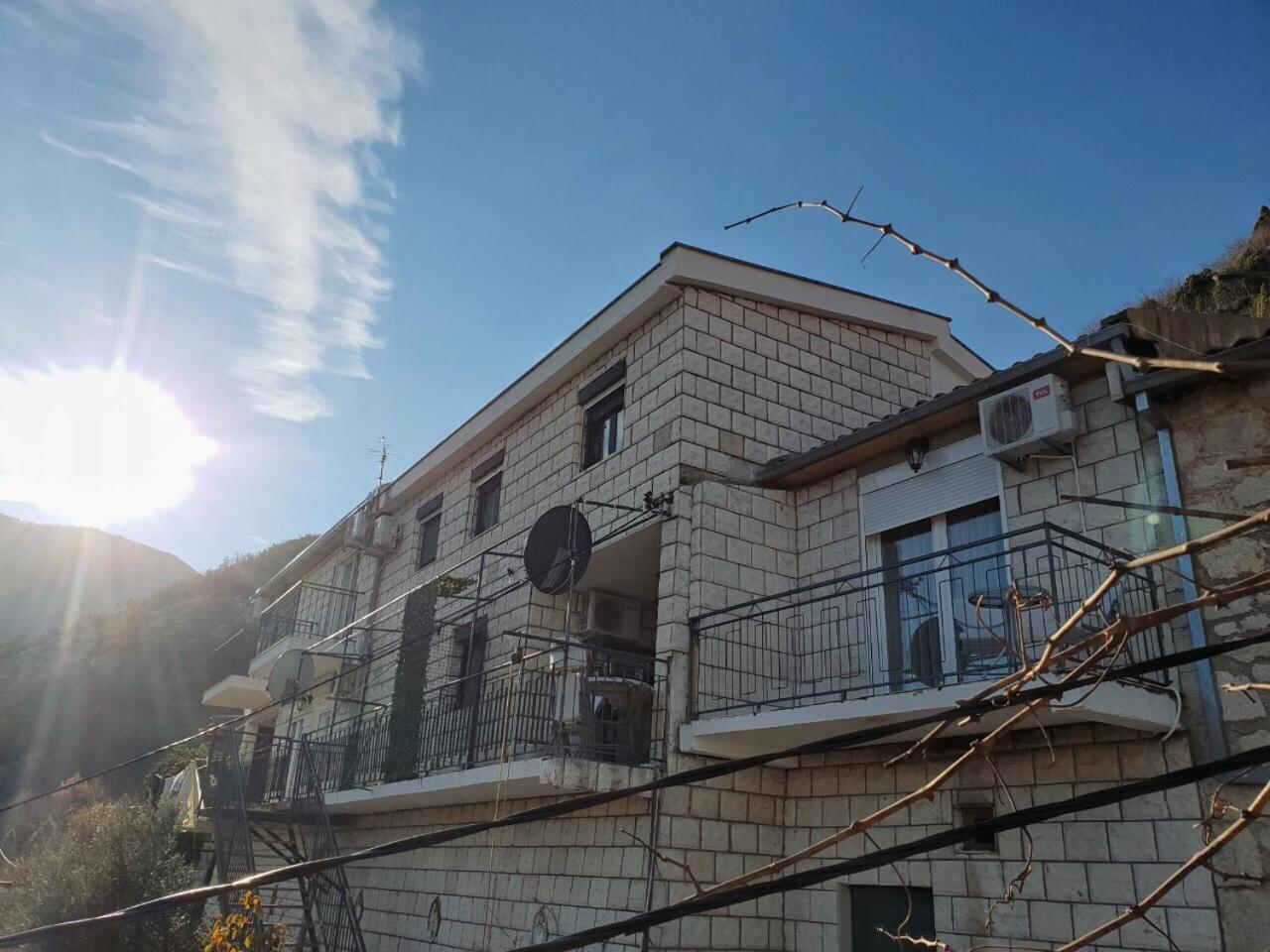 Apartments "Old House Pajovic" Virpazar Esterno foto